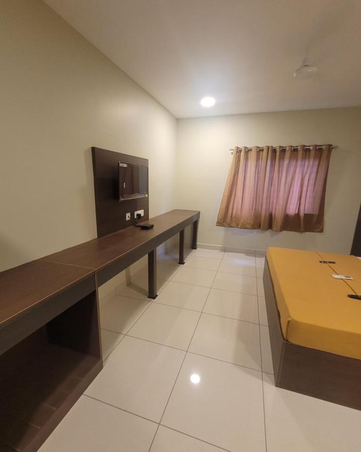 M Square Hotel Vellore Exterior photo