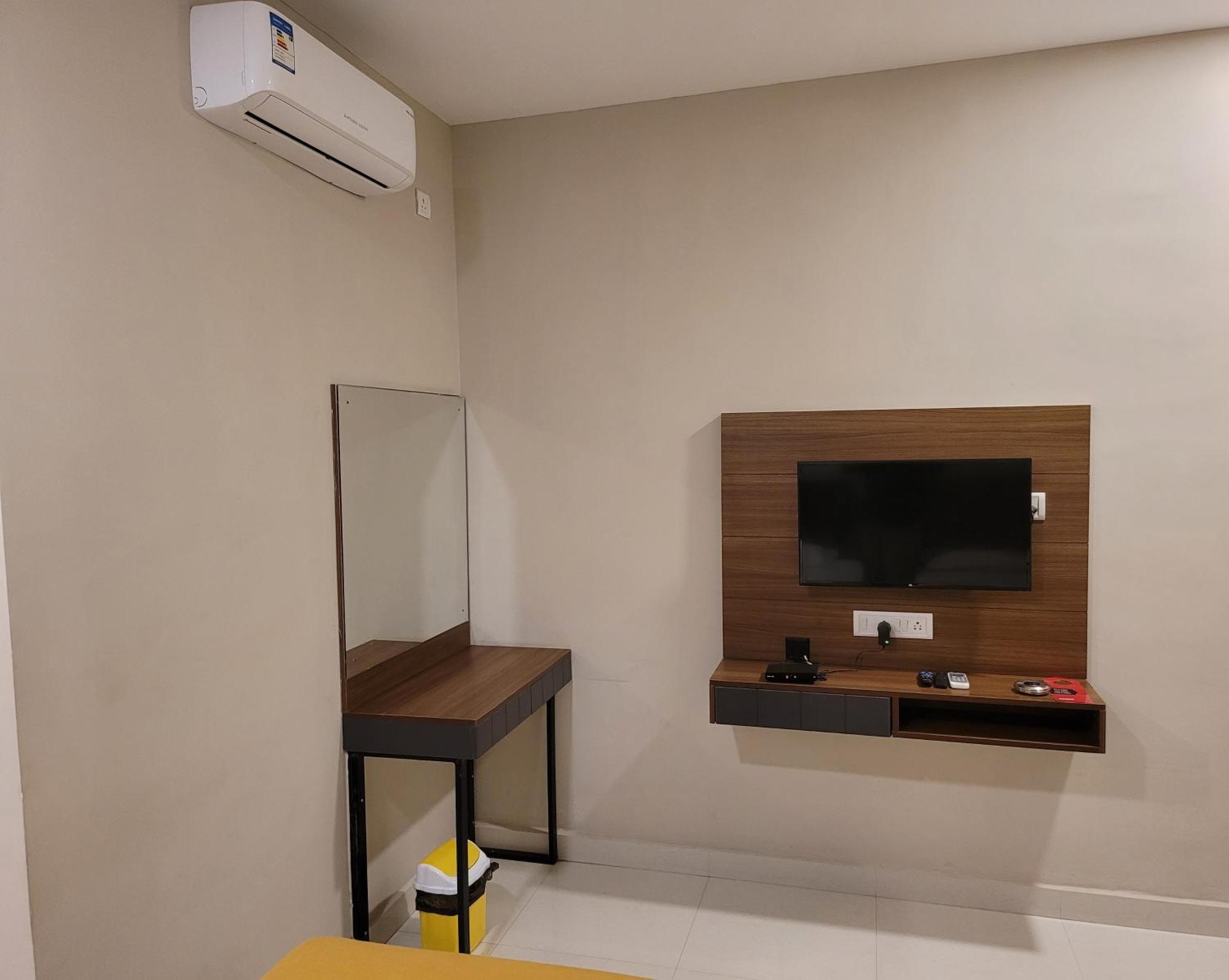 M Square Hotel Vellore Room photo