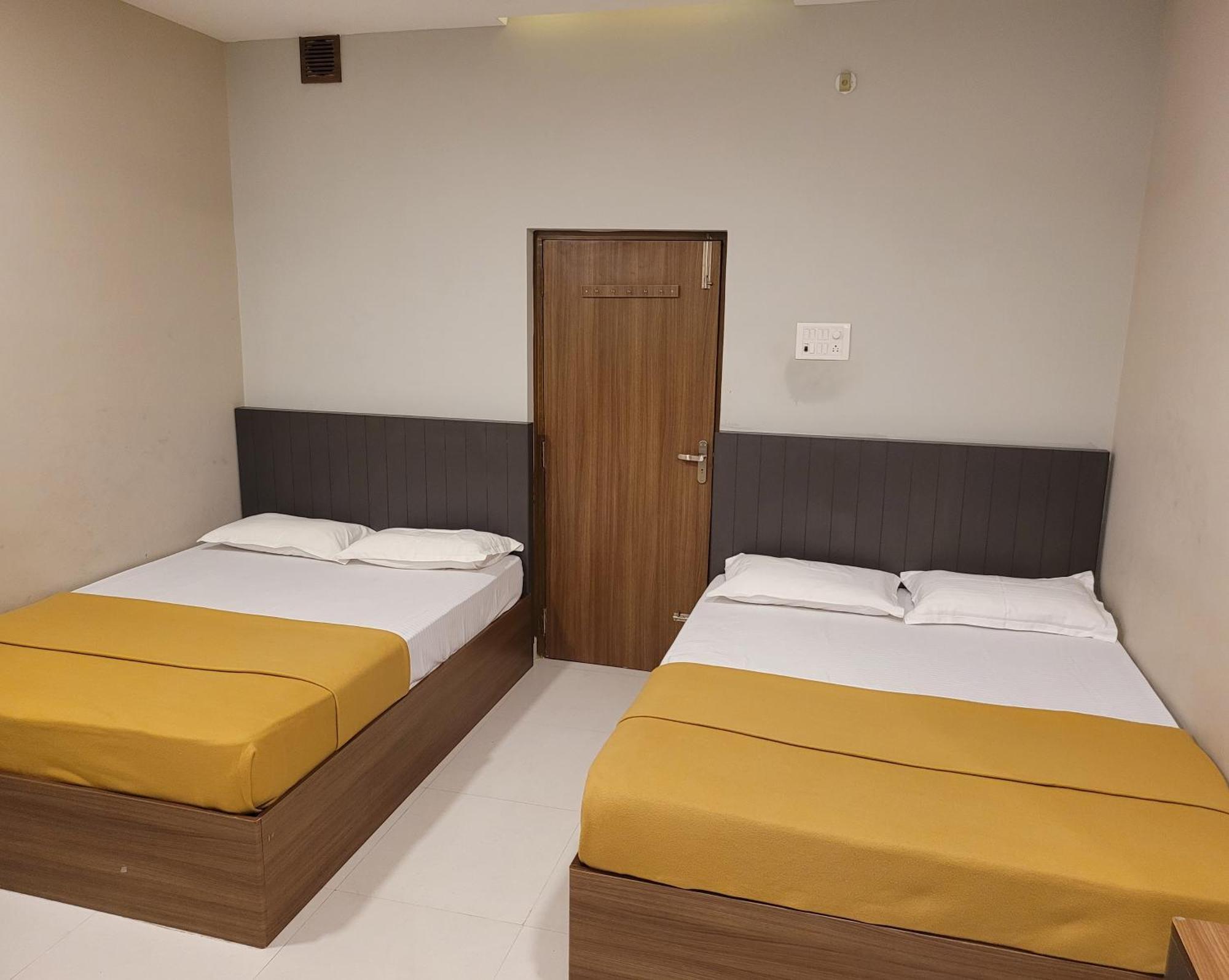 M Square Hotel Vellore Room photo